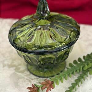 Anchor Hocking Fairfield Pattern Green Glass Footed Candy Dish/Compote W/Lid
